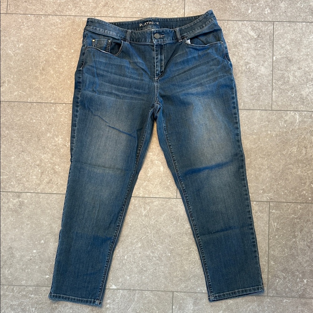 ✳️CHICO’S Women's Classic Denim Skinny Jeans in 2 Regular✳️